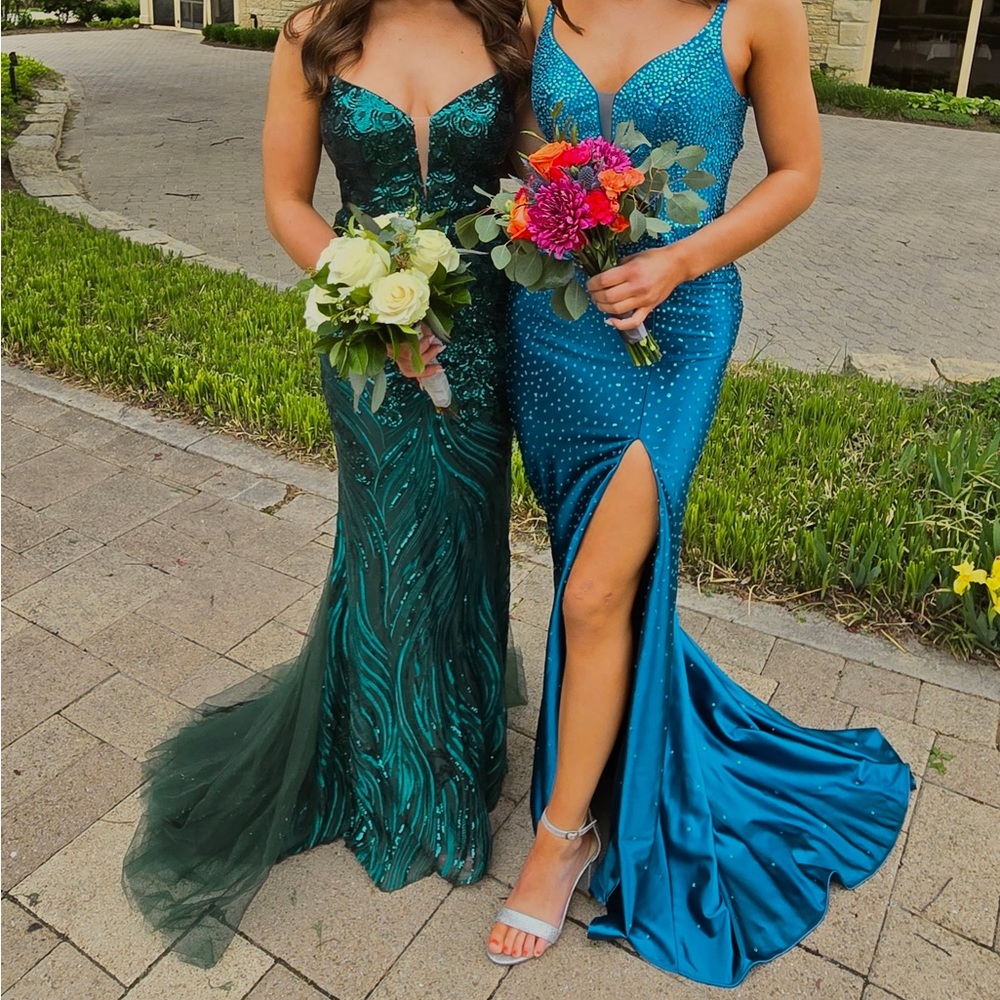 Elegant Green Evening Gown